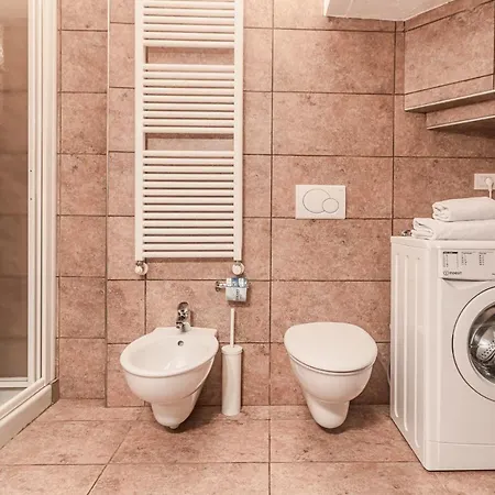 Pescallo Garden Retreat *