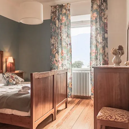 Apartament Pescallo Garden Retreat *