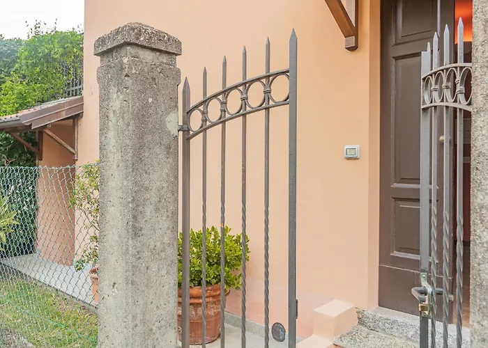 Pescallo Garden Retreat Daire