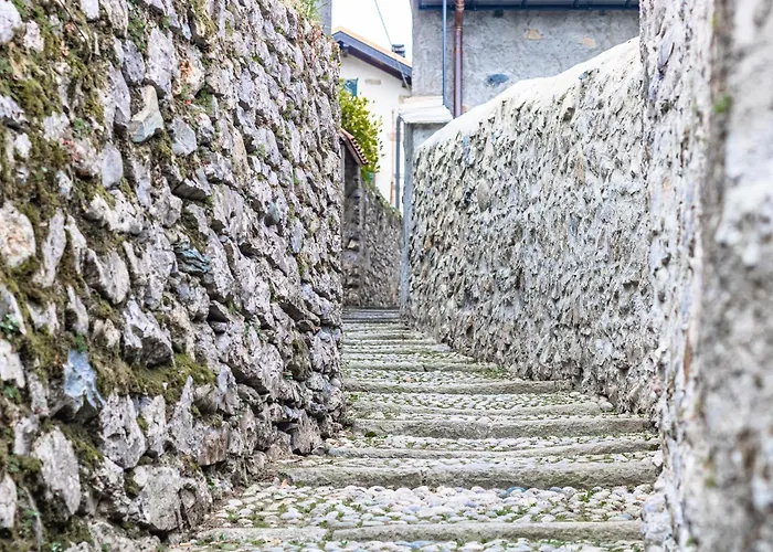 Pescallo Garden Retreat Daire